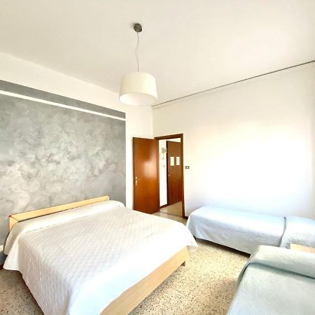 Euroresidence - Piazza Mazzini- 30 MT dal mare Lido di Jesolo Esterno foto