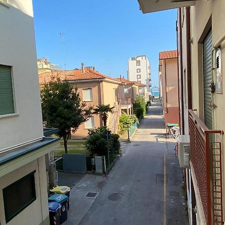 Euroresidence - Piazza Mazzini- 30 MT dal mare Lido di Jesolo Esterno foto