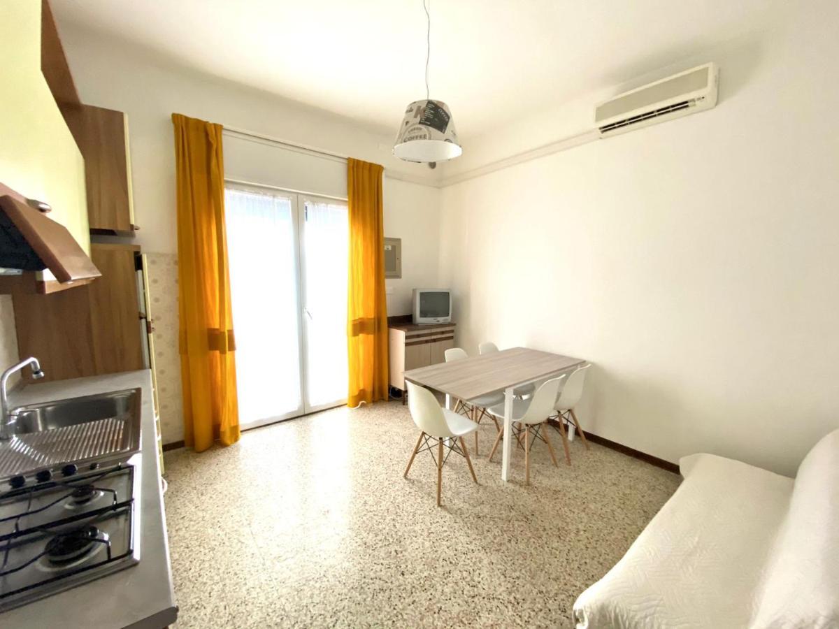 Euroresidence - Piazza Mazzini- 30 MT dal mare Lido di Jesolo Esterno foto