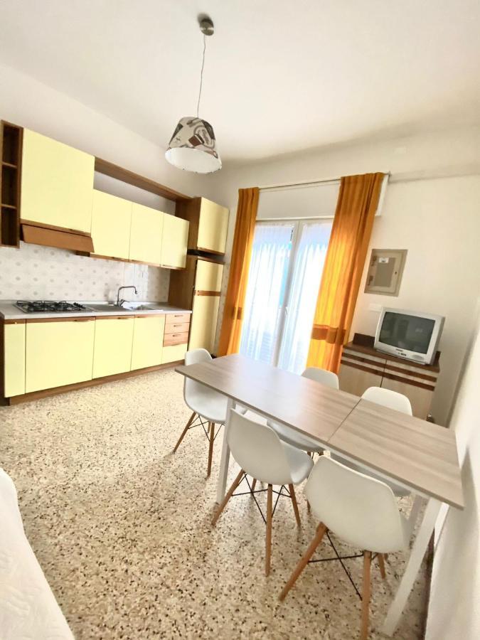 Euroresidence - Piazza Mazzini- 30 MT dal mare Lido di Jesolo Esterno foto
