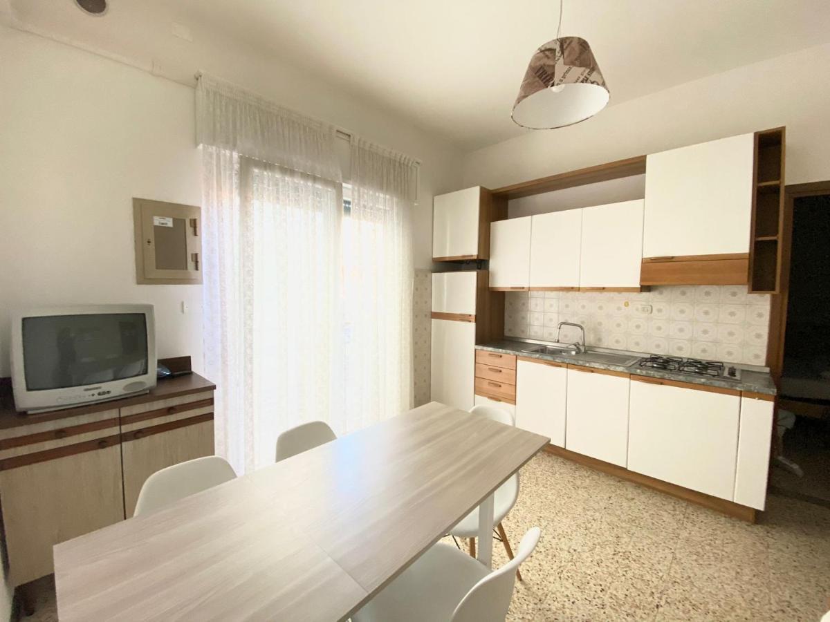 Euroresidence - Piazza Mazzini- 30 MT dal mare Lido di Jesolo Esterno foto
